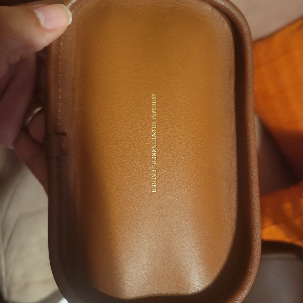 Coach Tan Leather Shoulder Bag Timeless Design - Picture 3 of 3